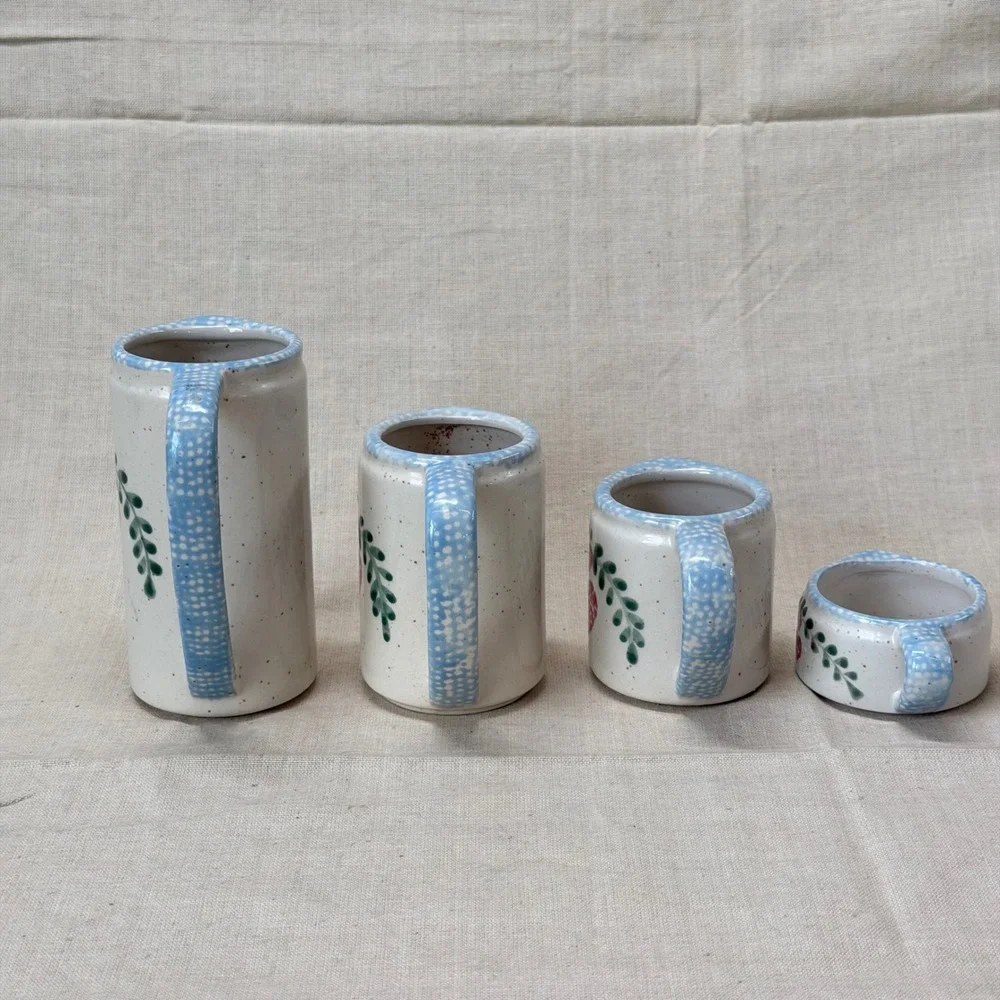 Vintage Ceramic Measuring Cups Set of 4 Folk Art Heart Kitchen Decor 80s